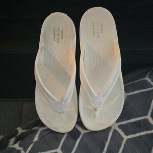 CROCS Classic White Sandals